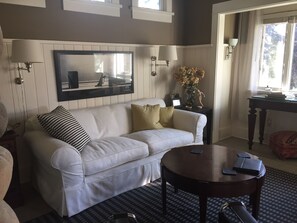 Comfy and stylish! Architectural details abound!