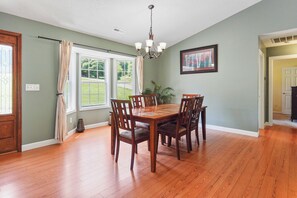 Dining area with seating for 6