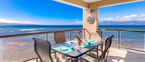 Views of both Lanai and Molokai from this beautiful corner unit lanai