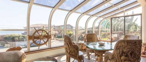 Great Sun Room with ocean view