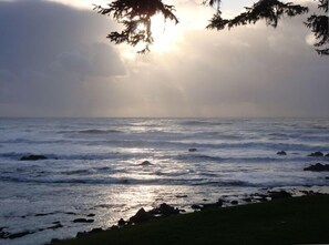 Sun set over the Pacific, the VIEW from the hot tub!