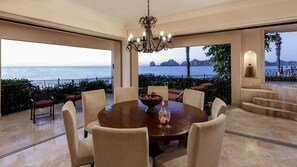 living / dining area
