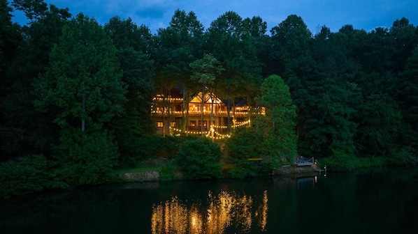 Welcome to Kristy Collection's Lake Buckhorn