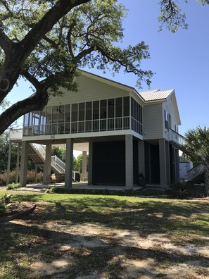 Exterior 2