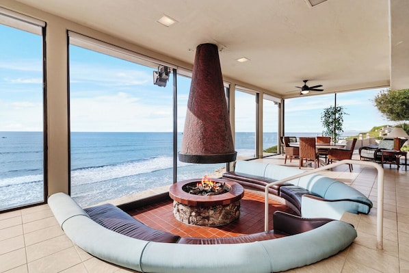 Our Community Lounge is The Best Place To Relax With Friends & Take In The Views