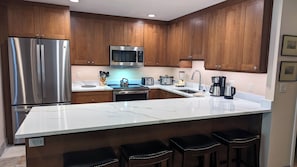 Beaver Creek West W-1 kitchen with breakfast bar