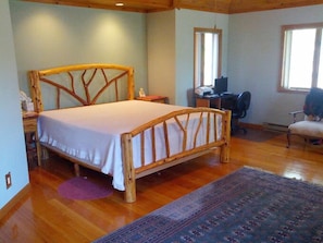 Master Bedroom, King Bed, Lake and Mountain Views