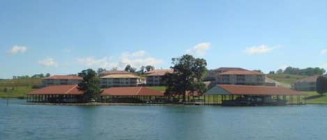 wonderful Condo on the water