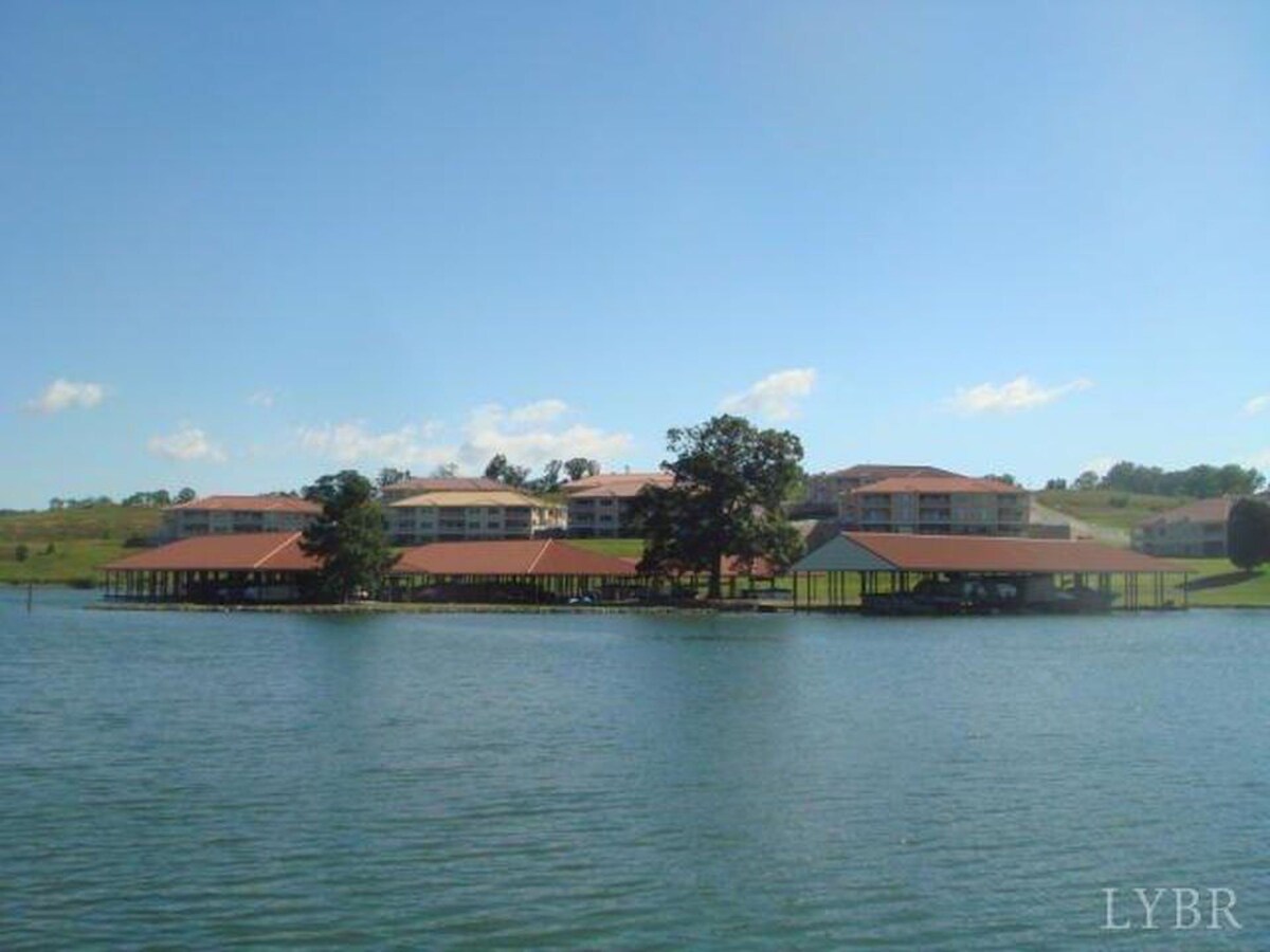 Awesome Condo on Smith Mountain Lake !