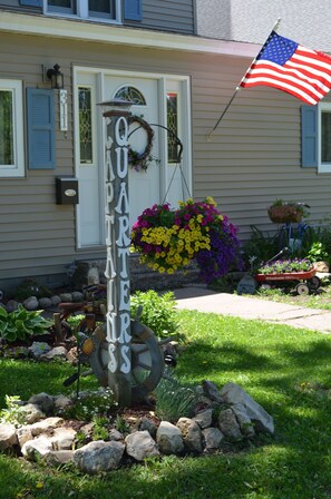 Captain's Quarters located at 311 North 6th Street Lake City