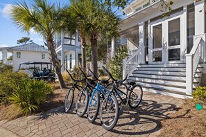 4 Bikes INCLUDED