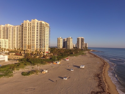 Palm Beach Singer Island Resort & Spa - 2/2 Oceanview Suite - Daily Housekeeping