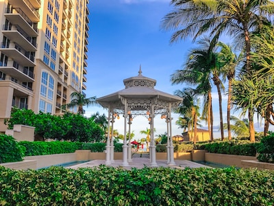 Palm Beach Singer Island Resort & Spa - 2/2 Oceanview Suite - Daily Housekeeping