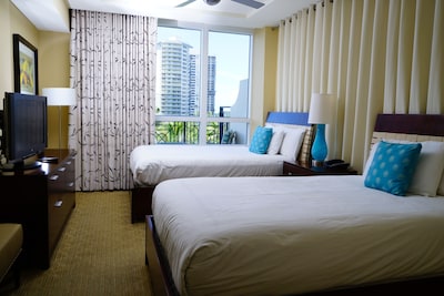 Palm Beach Singer Island Resort & Spa - 2/2 Oceanview Suite - Daily Housekeeping