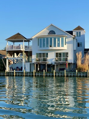 directly on Chincoteague Bay 