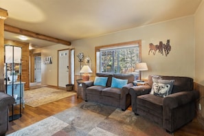 Lil Oar House, Bend Oregon vacation home, sleeps 4