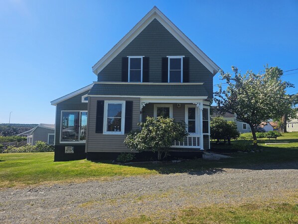 Beautiful vintage 3 bedroom home built in 1889 