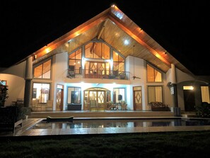 Night time view of la Bendicion