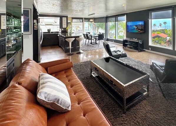 Open floor layout with gorgeous ocean views!