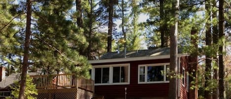 Welcome to Eagle's Nest-deck overlooking lake with seating