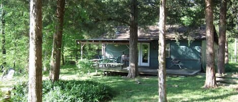 Magnolia Cabin in the Spring