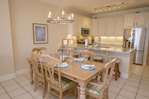 Kitchen & Dining Table 