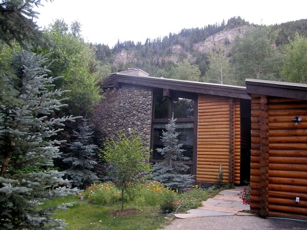 Nice front garden area, Bald mountain behind