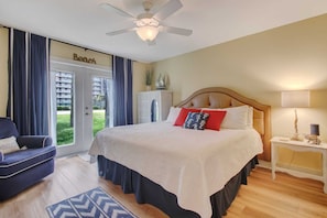 King bedroom on the 1st floor
