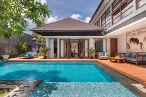 BRAND NEW, 3BR Clean &amp; Modern, Seminyak