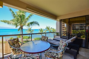 Beachfront lanai 