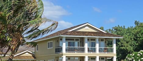 West Kauai's Oceanfront 'Laguna' Beach House