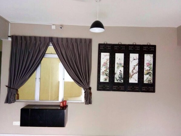 Aeon Tebrau Homestay & Hotel