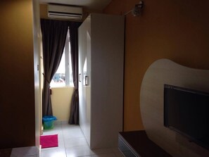 Aeon Tebrau Homestay & Hotel
