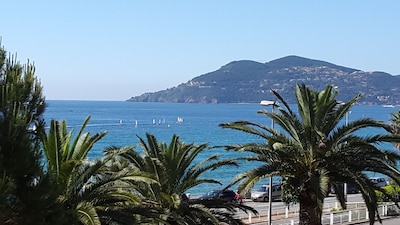 Ideal de frente para o mar, estacionamento privativo, vista magnífica, acesso imediato à praia 