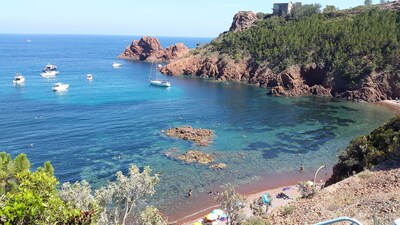 Ideal de frente para o mar, estacionamento privativo, vista magnífica, acesso imediato à praia 