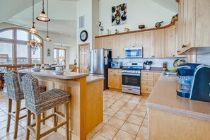 Surf-or-Sound-Realty-Monkey's-Beach-House-270-Kitchen-2