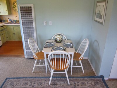 Charming Summerland Beach Cottage with Ocean View...walk to town and beach!