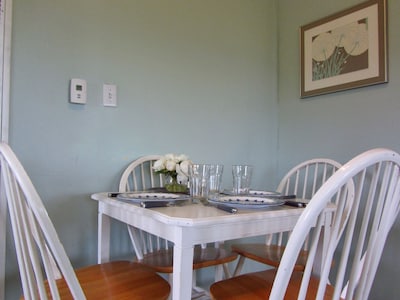 Charming Summerland Beach Cottage with Ocean View...walk to town and beach!