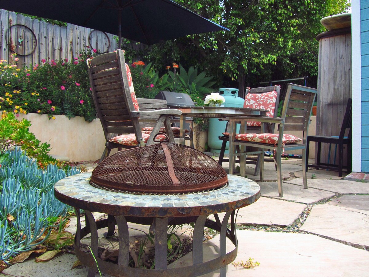 Charming Summerland Beach Cottage with Ocean View…walk to town and beach!