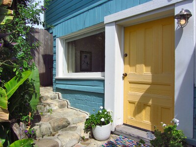 Charming Summerland Beach Cottage with Ocean View...walk to town and beach!