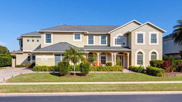 Front of Star Lake Manor