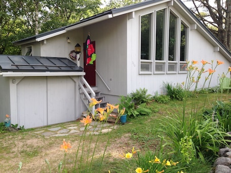We Love Jackson! Super cozy & clean, family and pet friendly Mtn/Brookside house