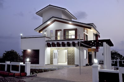 3BHK Villa with Amazing Sea View for Big Group