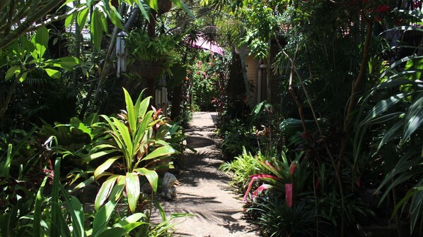 entrance garden