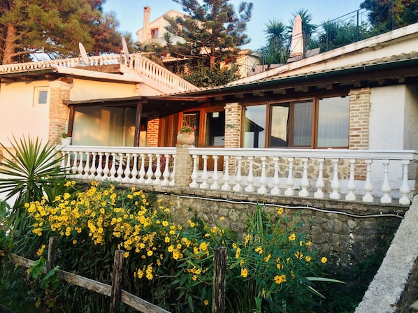 Emerald Villa