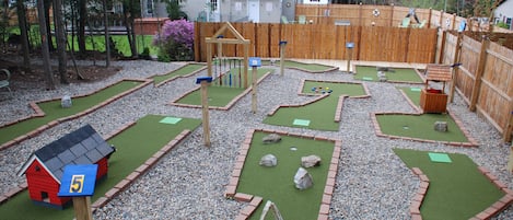 Private 9Hole Mini Golf