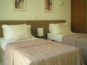 Twin bedroom 2
