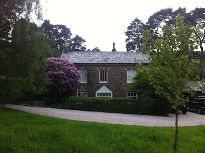 The Stone House, Dartmoor - A Stunning Country House - Hot Tub now available!
