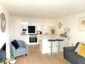 Open plan lounge/kitchen
Dishwasher, WM/Dryer, fridge, freezer, microwave