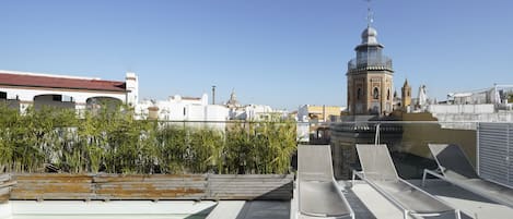 Rooftop pool